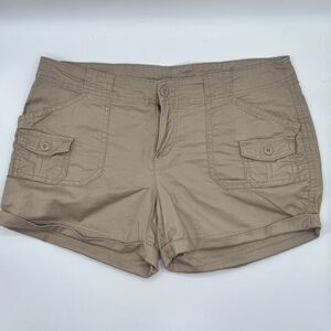 Maurices Womens’s Shorts Size 7/8 Inseam 4”  Khaki Casual Cotton/Spandex